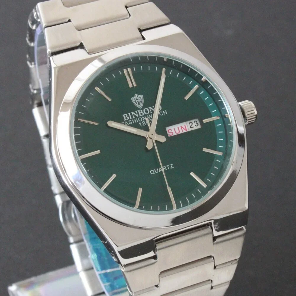 Men's Integrated Bracelet Sports Watch Stainless Steel Radiant Green Dial 40mm